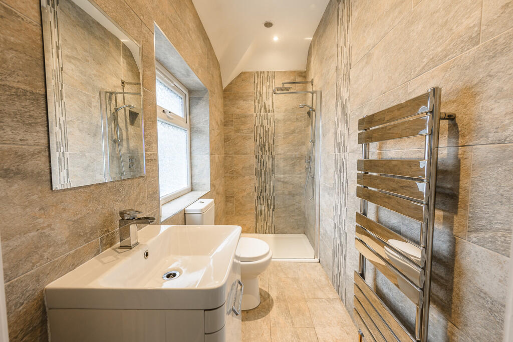 En-Suite to Bedro...