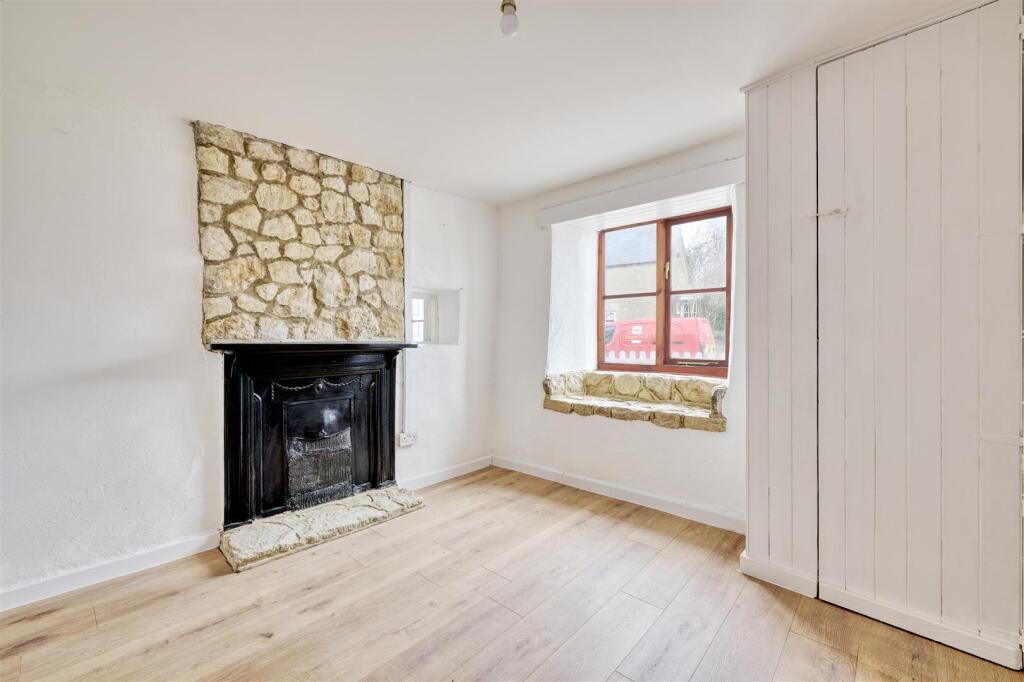 17-43 Main Street Al