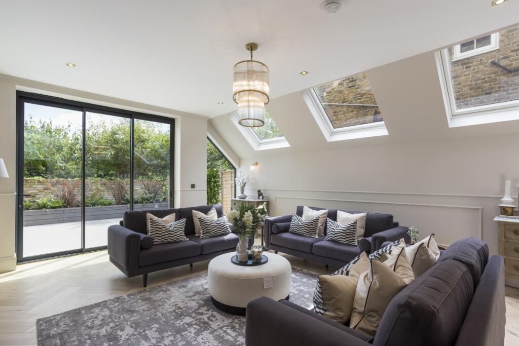 73098_205-Harvist...