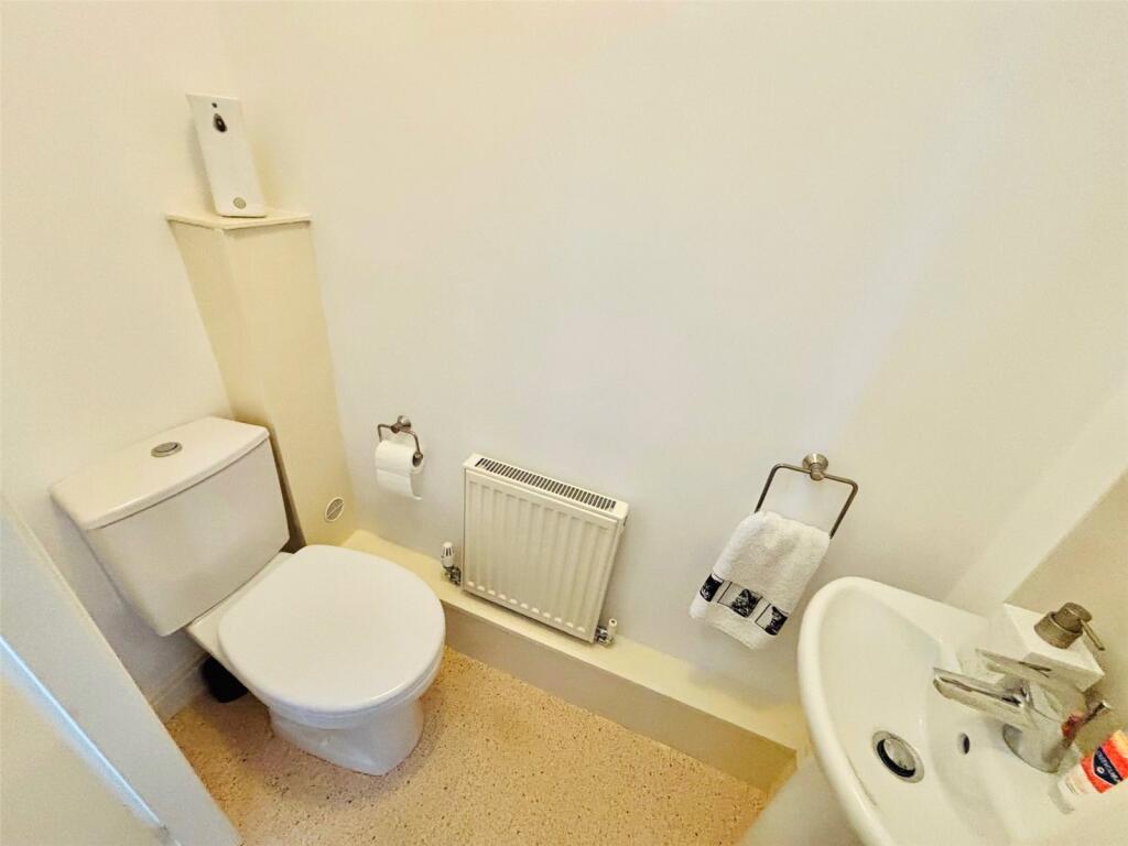 Cloakroom/Wc