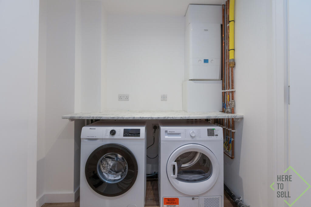 369 Green Lanes, London, N13 4JH-39