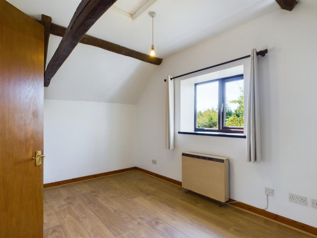 CAM01721G0-PR0062-STILL008