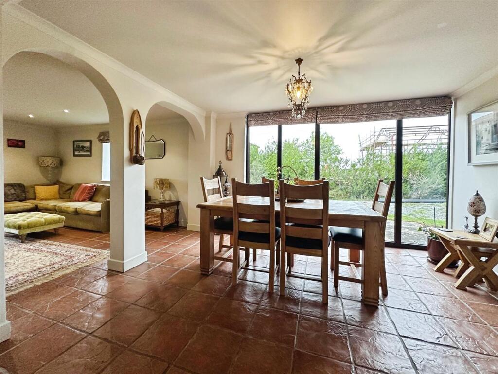 0fca8d44--429D-96AD-D0DC56FFB4FD-26888-000007B200A