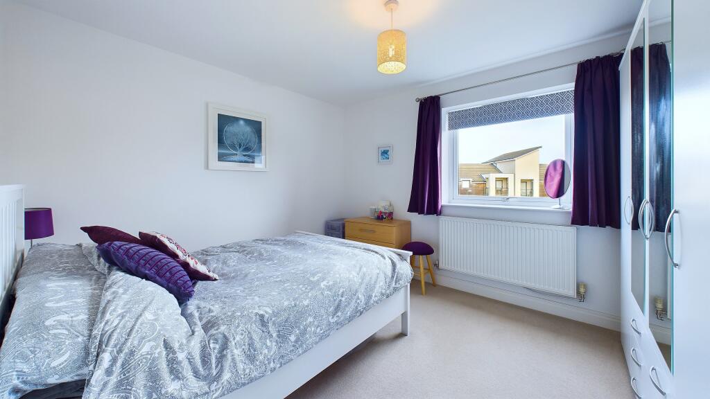 CAM04968G0-PR0008-STILL007