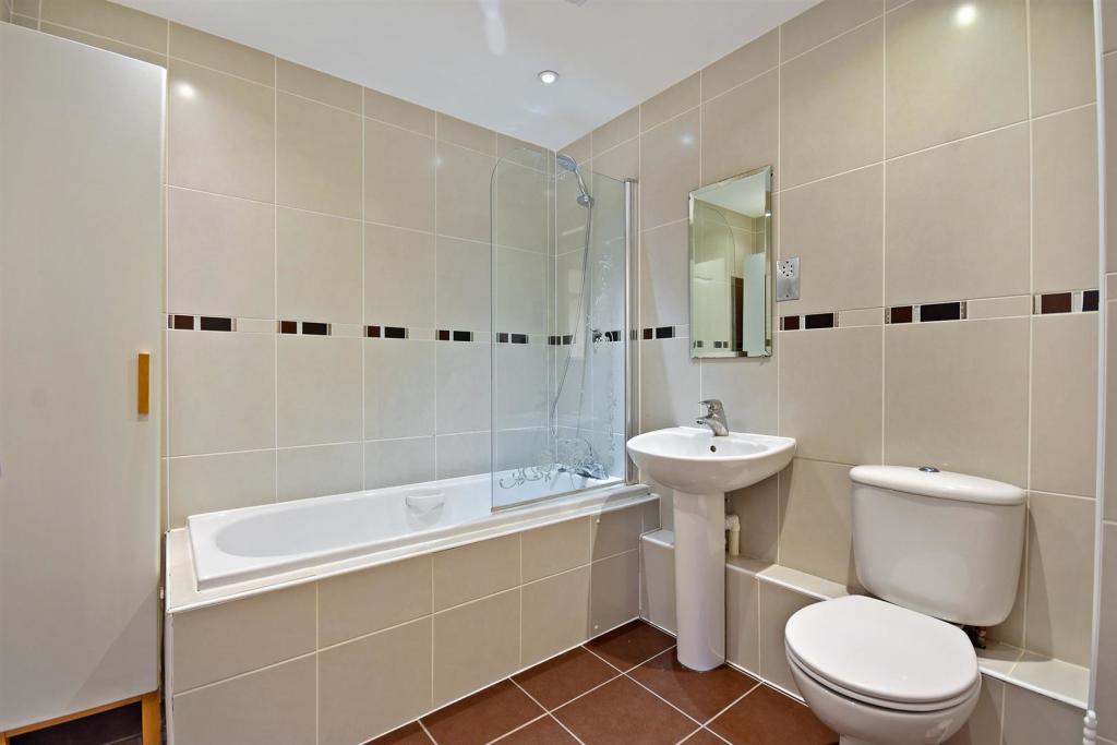 Bathroom.jpg