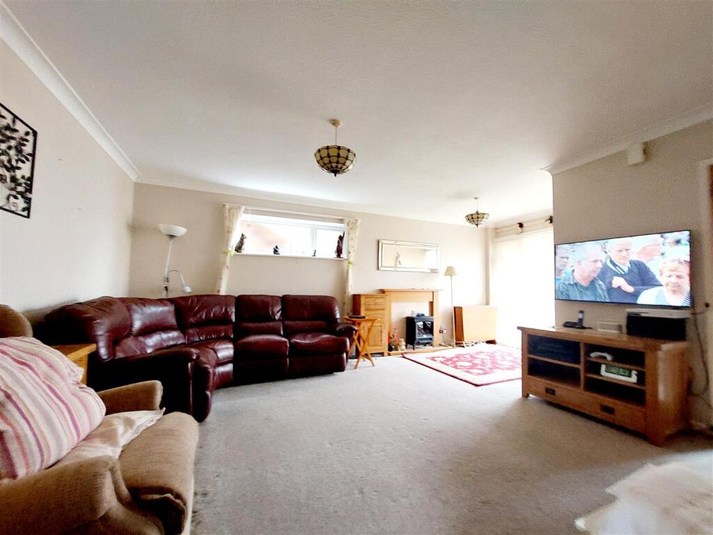 Living/Dining Room