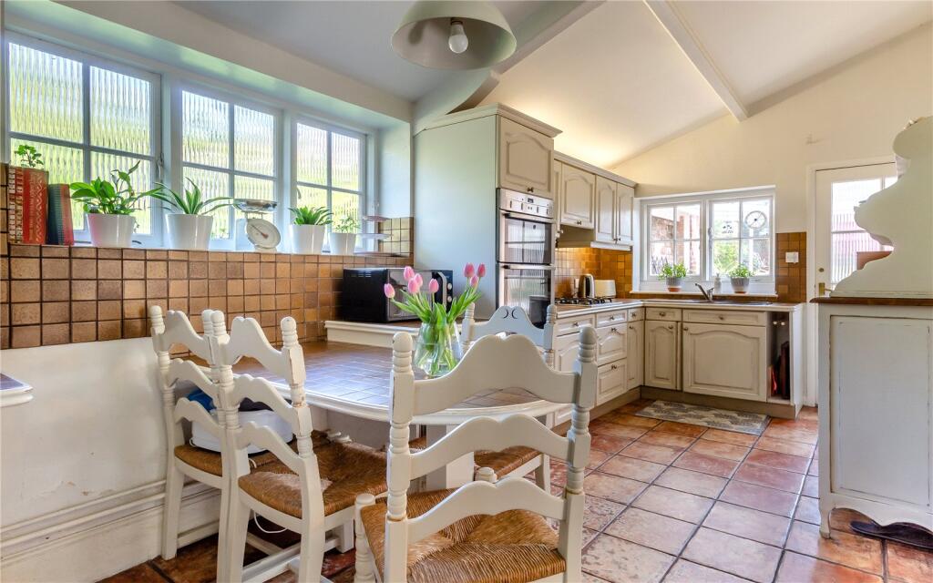 Kitchen/ Breakfast