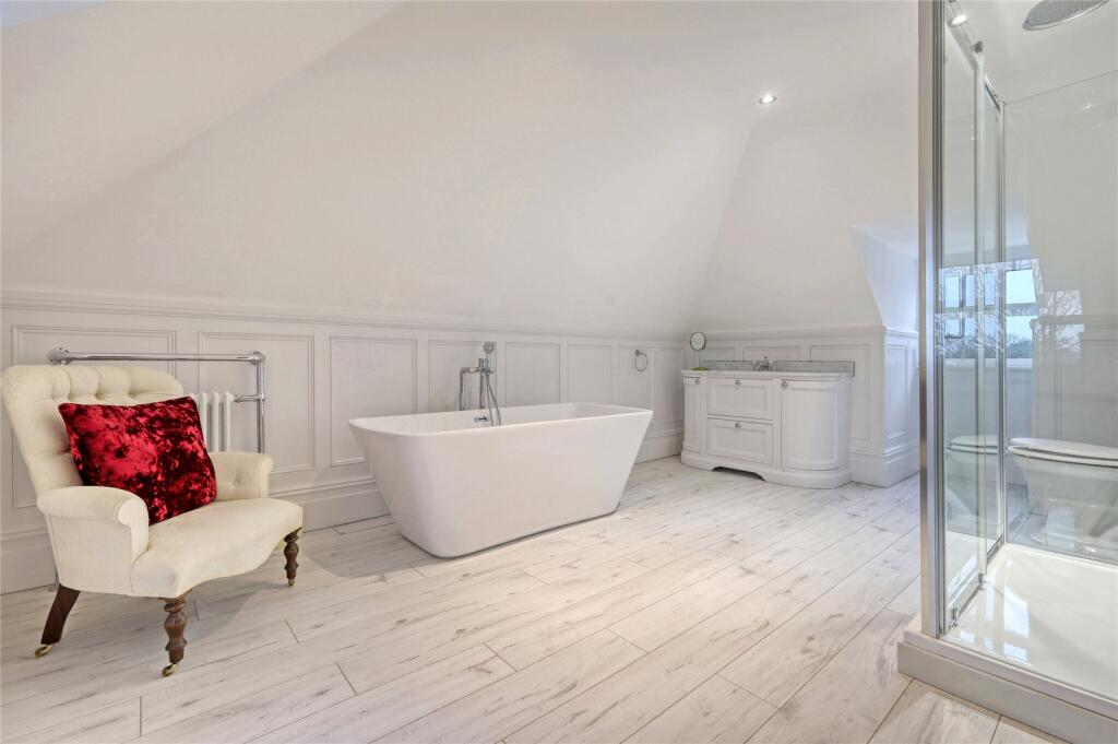 2nd Floor Bathroom
