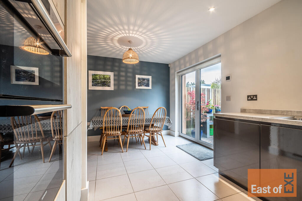 9 Holland Park - ...