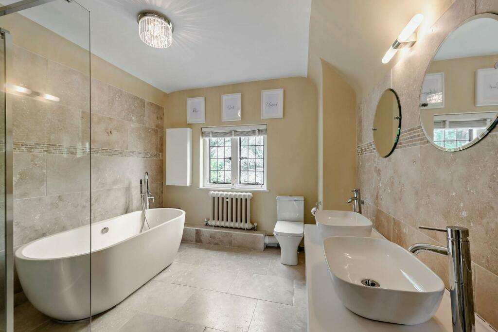 bathroom.jpeg