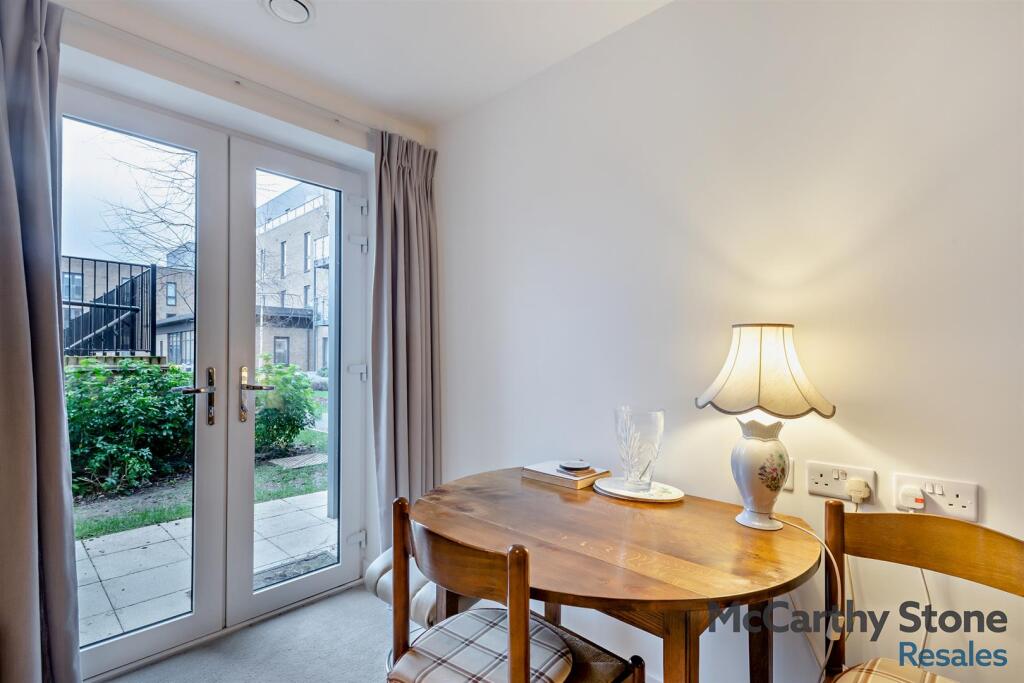 8636029-interior03-800.jpg