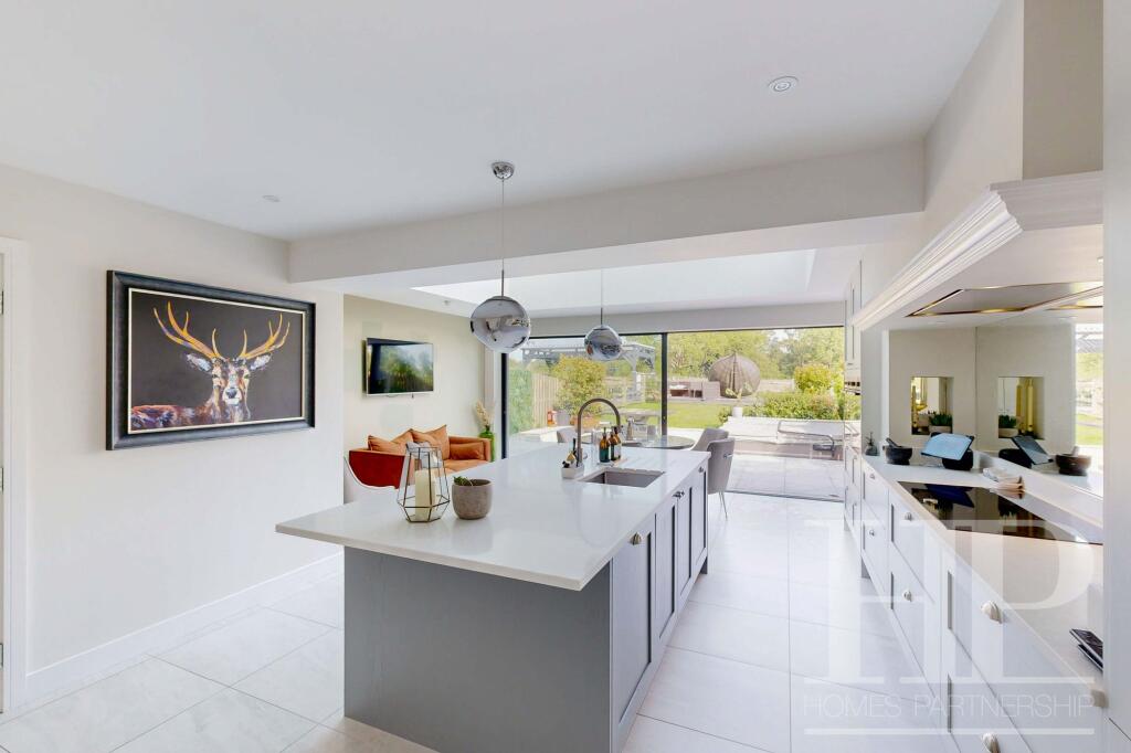 Kitchen/dining/family room