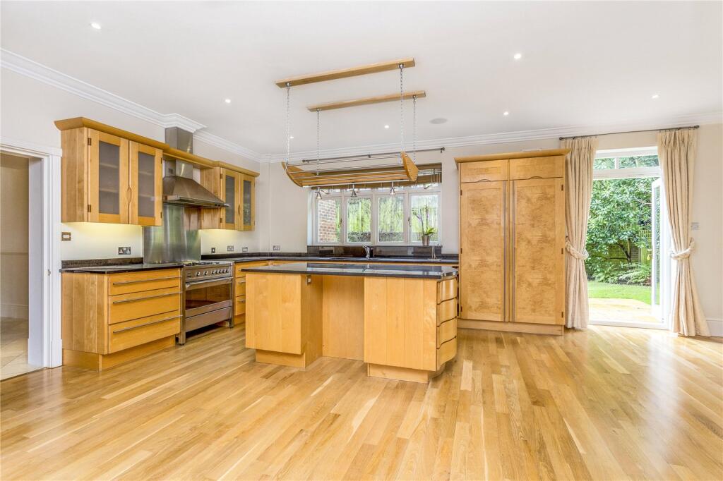 Kitchen/Breakfast Rm