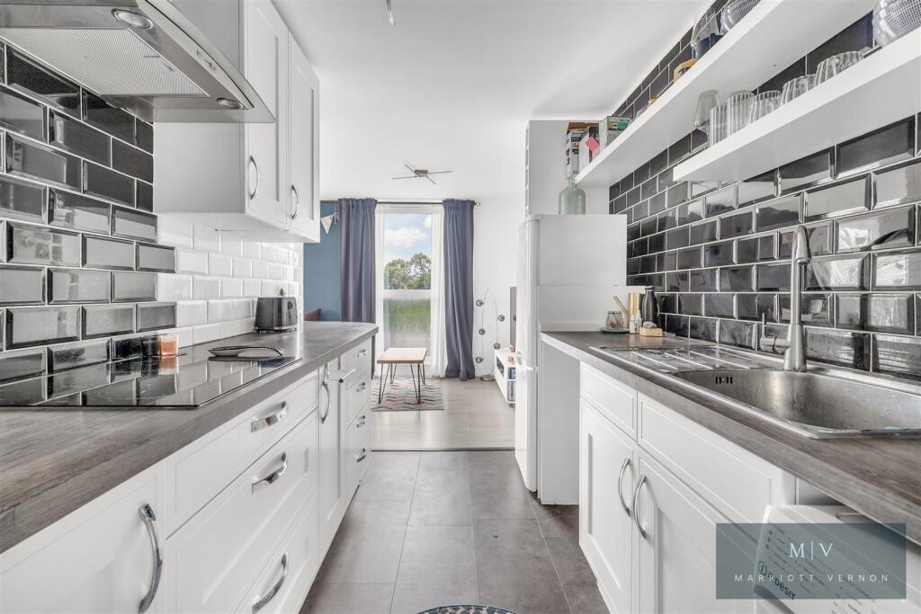 Maybourne Grange 18 MV-8.jpg