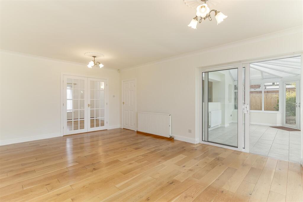Lounge - C.jpg