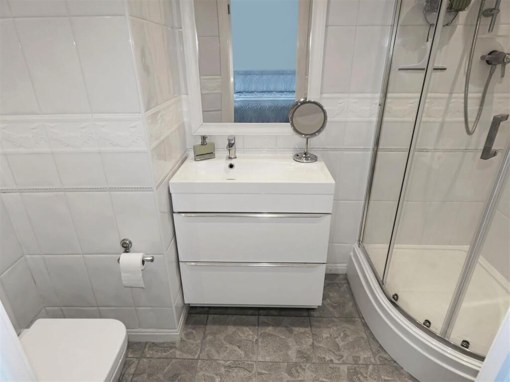 En Suite to Bedroom One