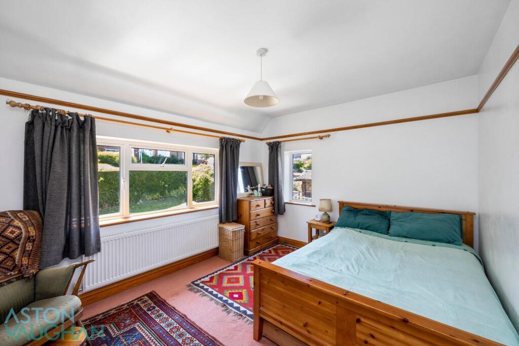 Lyminster Avenue -002.JPG