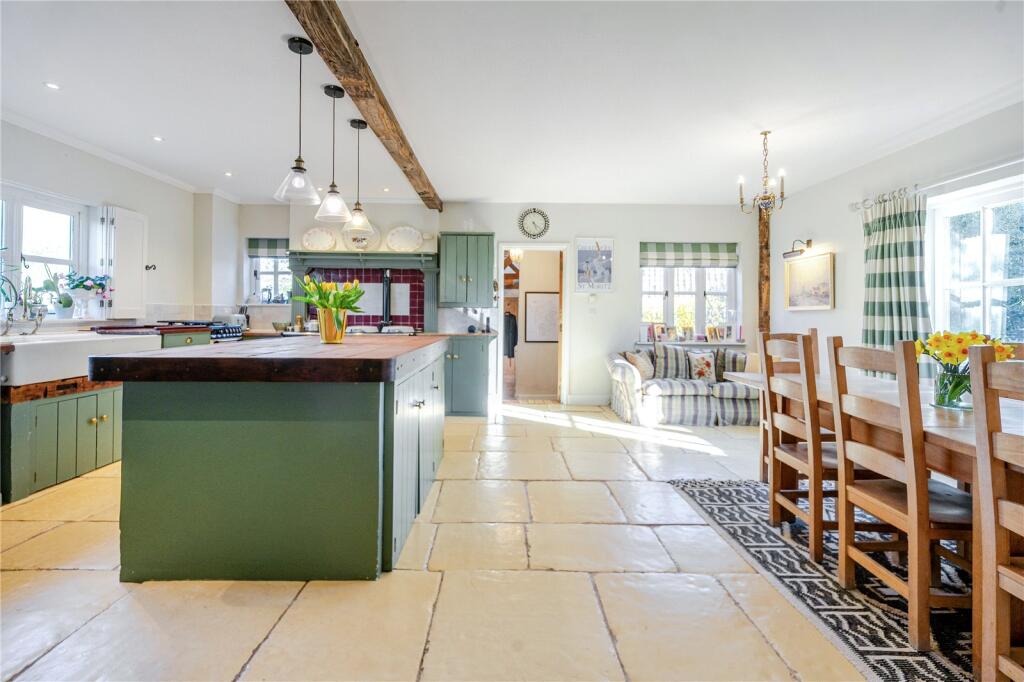 Kitchen/Breakfast Rm