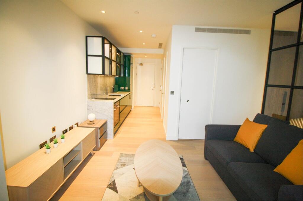 Wardian London, Marsh Wall, London, E14