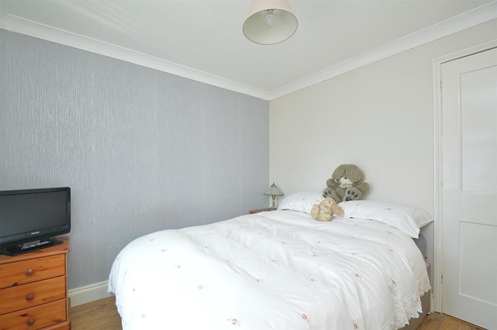 resizedBed3b.jpg