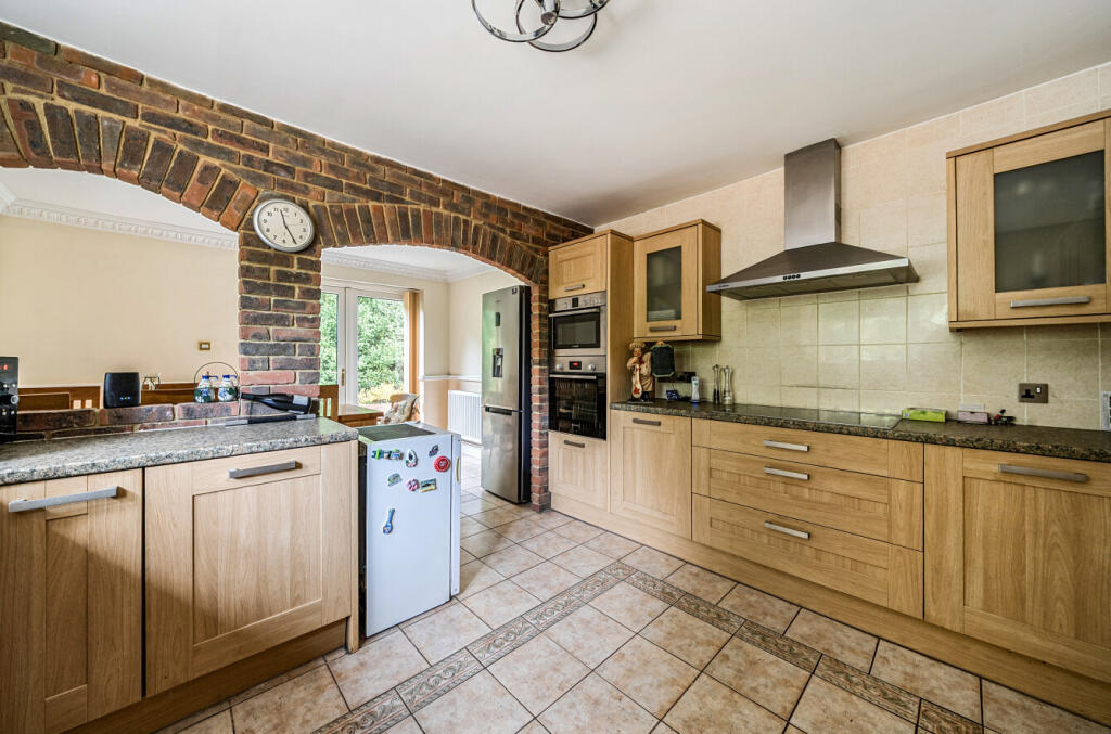 1365706-11-68ecdd...