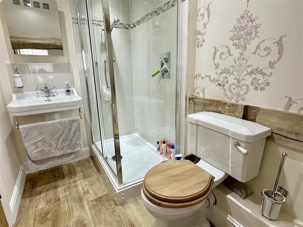 shower room (top floor)
