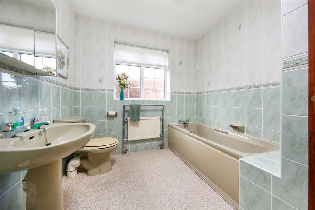 Bathroom.jpg