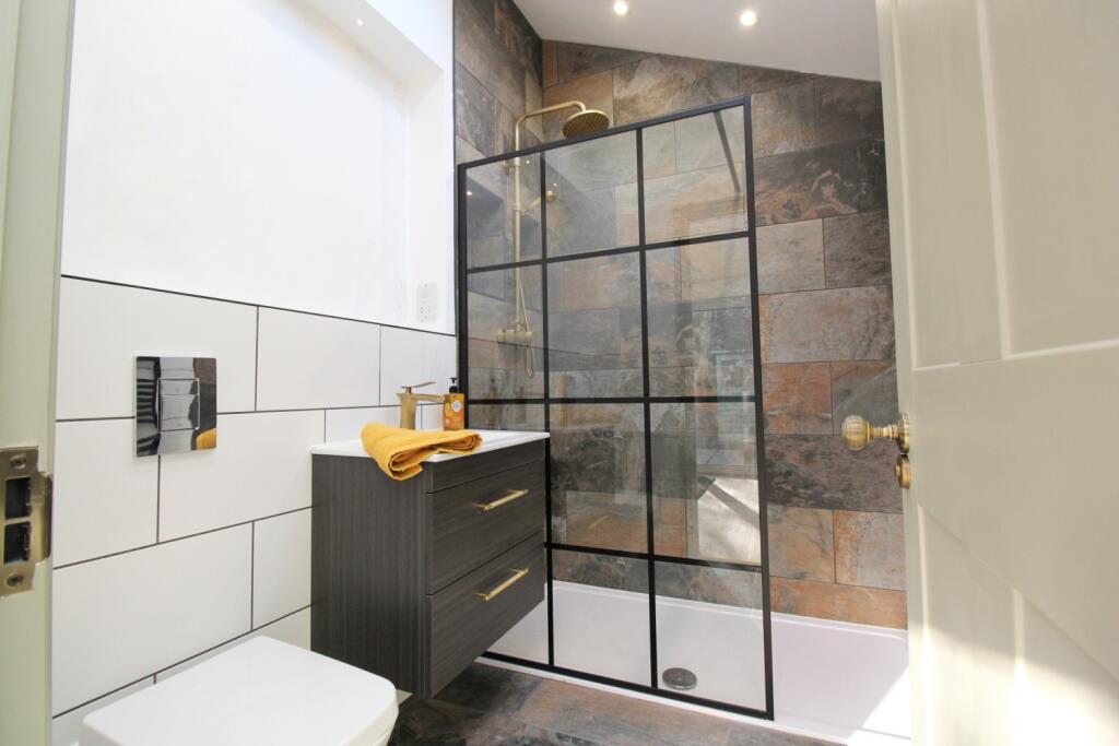 Shower Room.