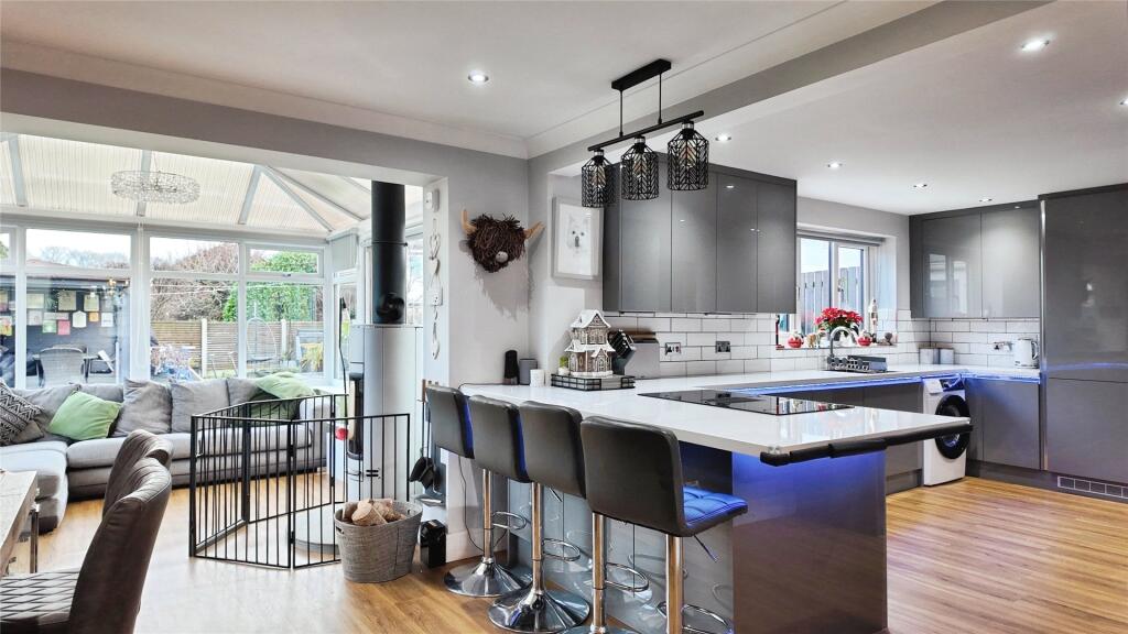 Kitchen/Conservatory