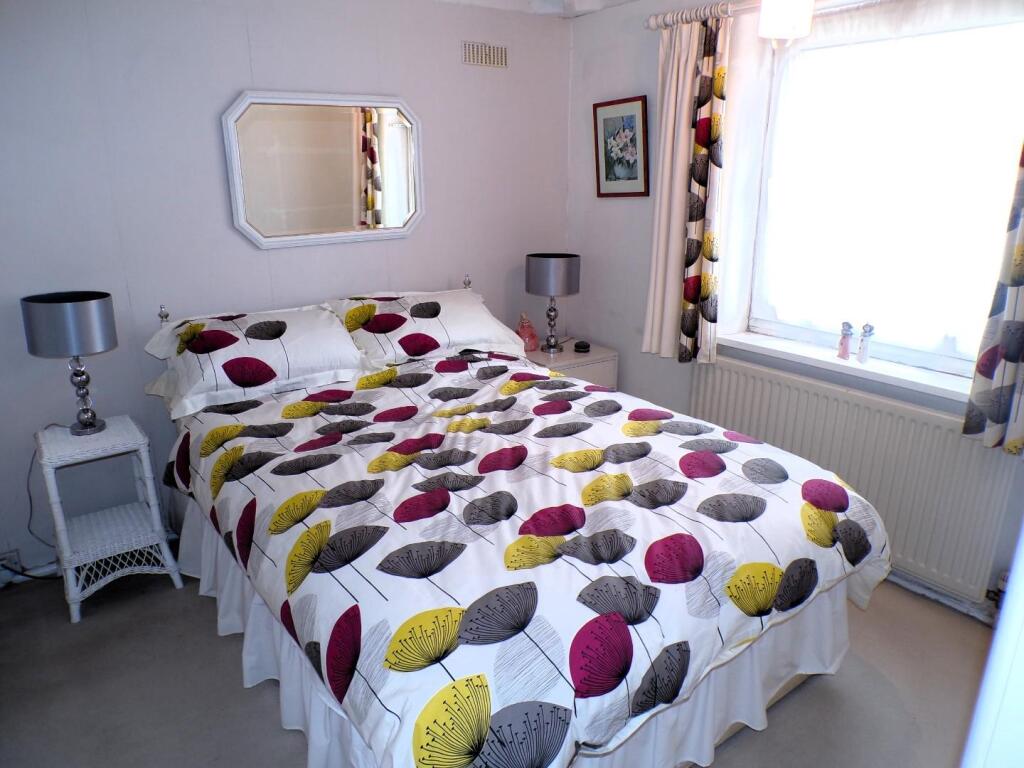 FarmSt84bed2.JPG