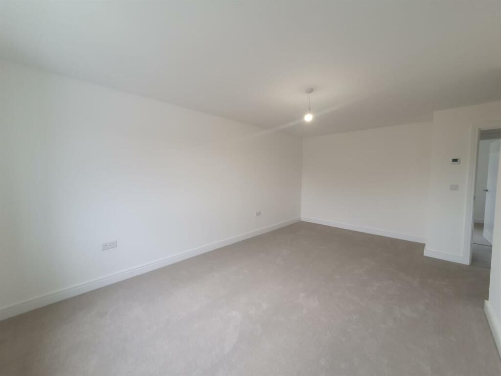 Helmsley Bedroom 1.jpeg