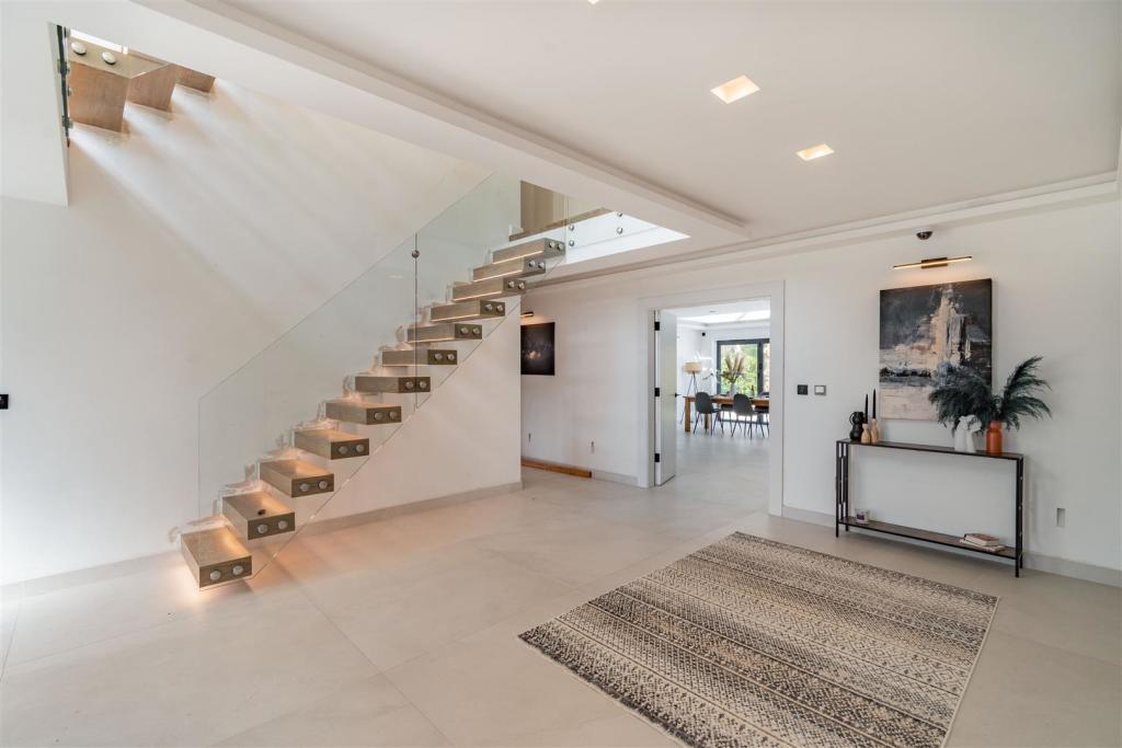 8496053-interior22.jpg