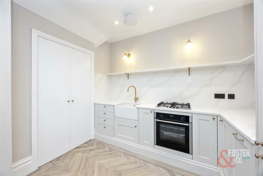 Third Avenue, Flat 11-009.jpg