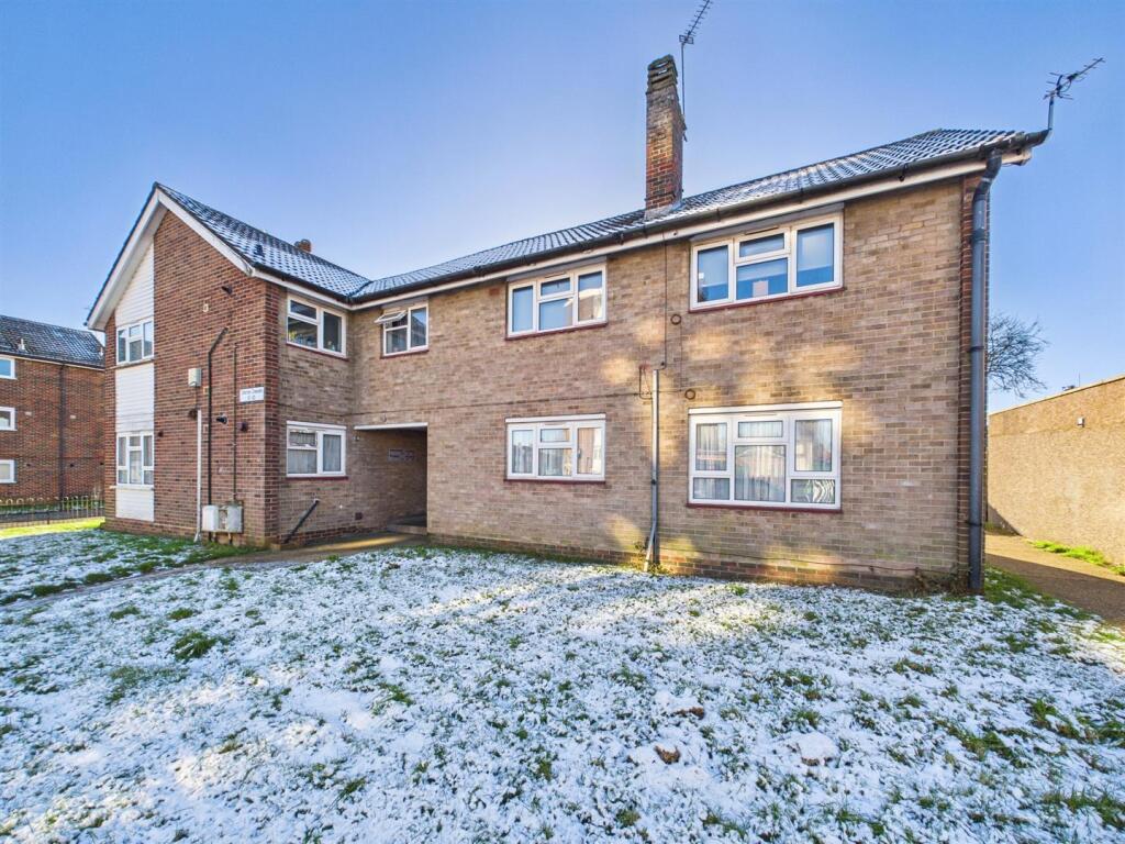 Chertsey Crescent, New Addington