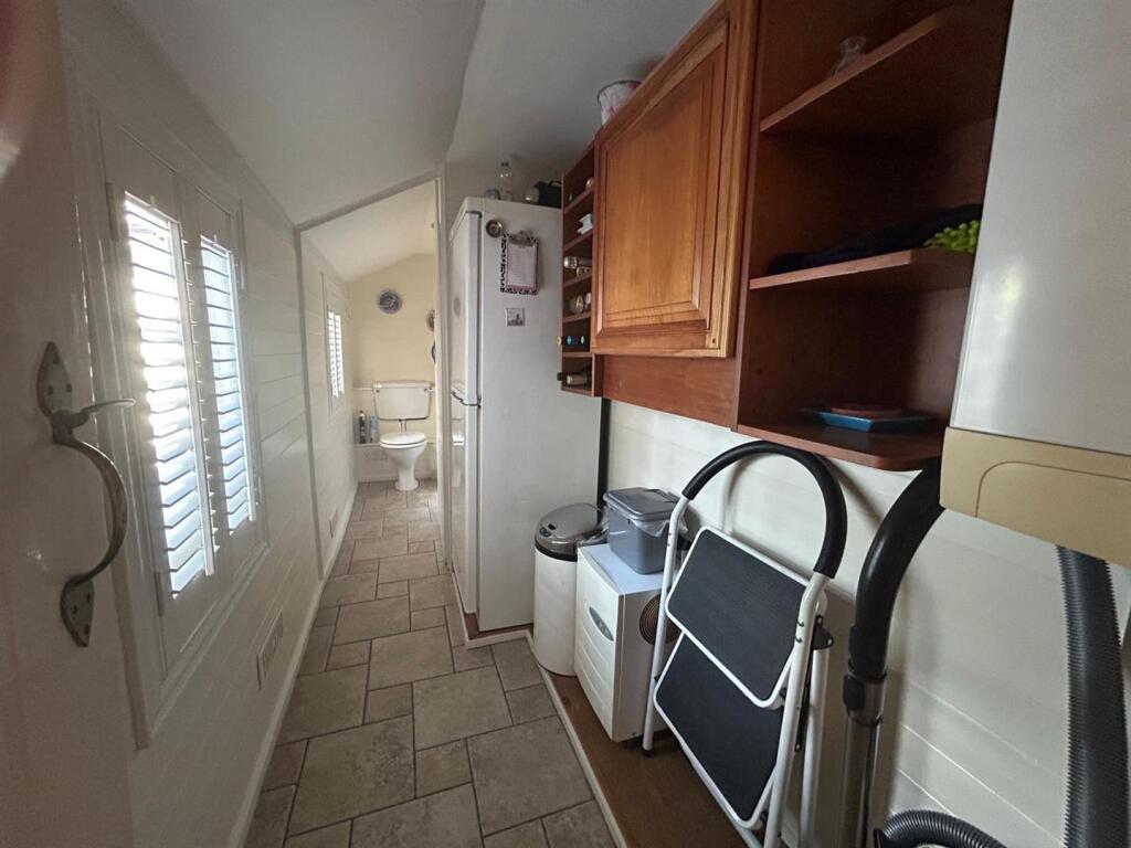 Pantry/ WC
