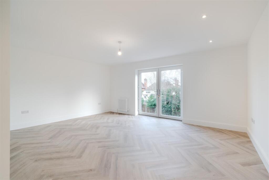 Bedroom 4.jpg