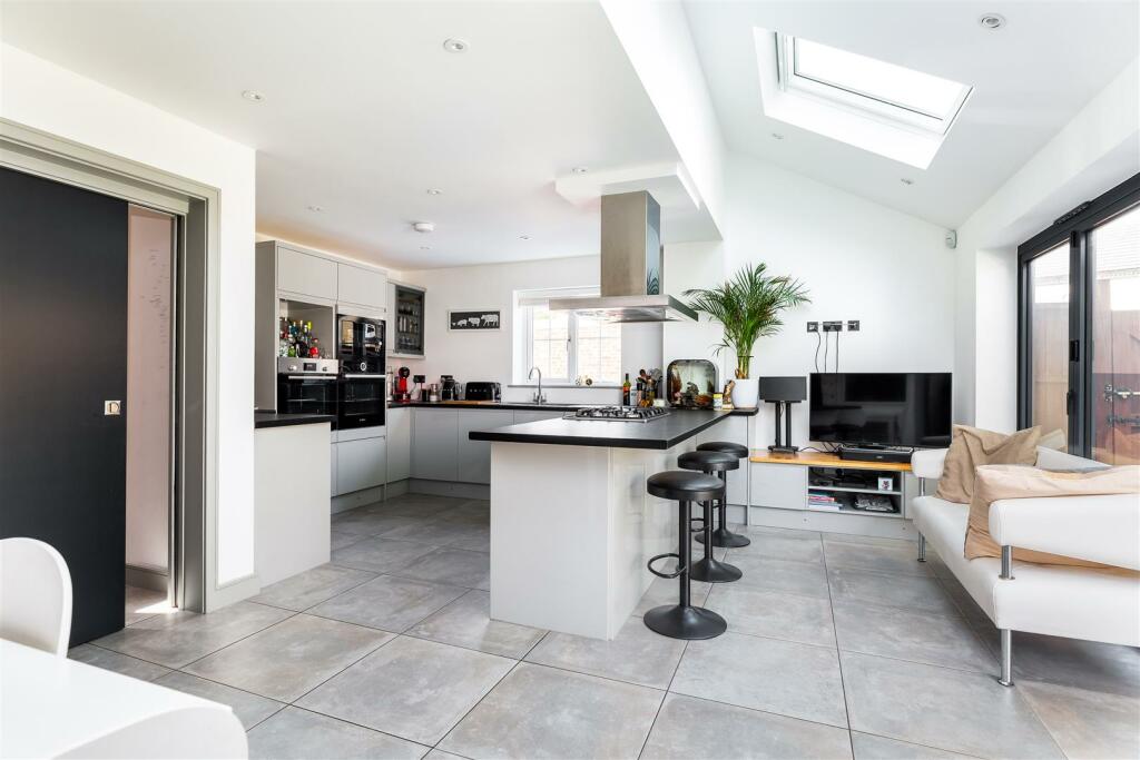 Kitchen/Breakfast Room