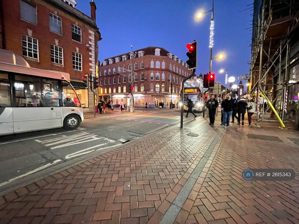Reading Town Centre 7 Minutes Walk