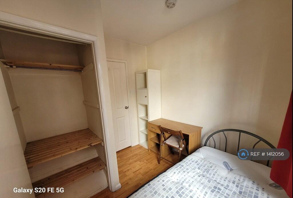 Single Bedroom With a Large Wardrobe