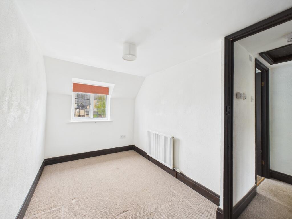 CAM01721G0-PR0103-STILL005