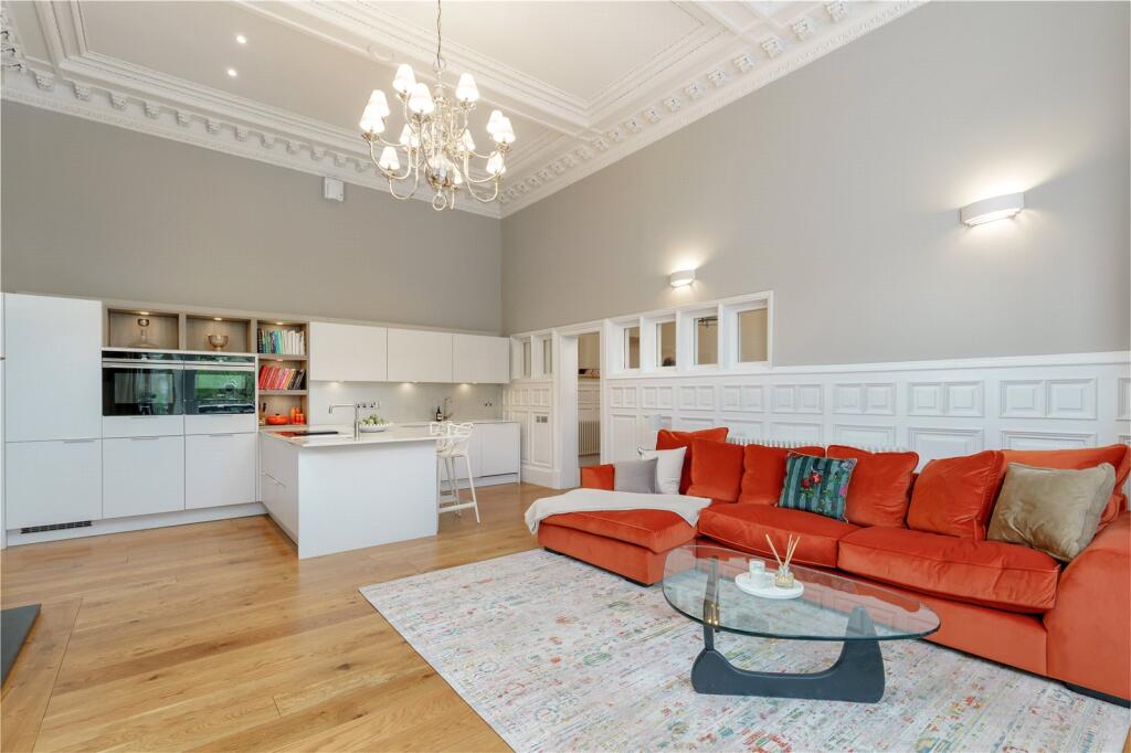 Sitting Room/Kitchen