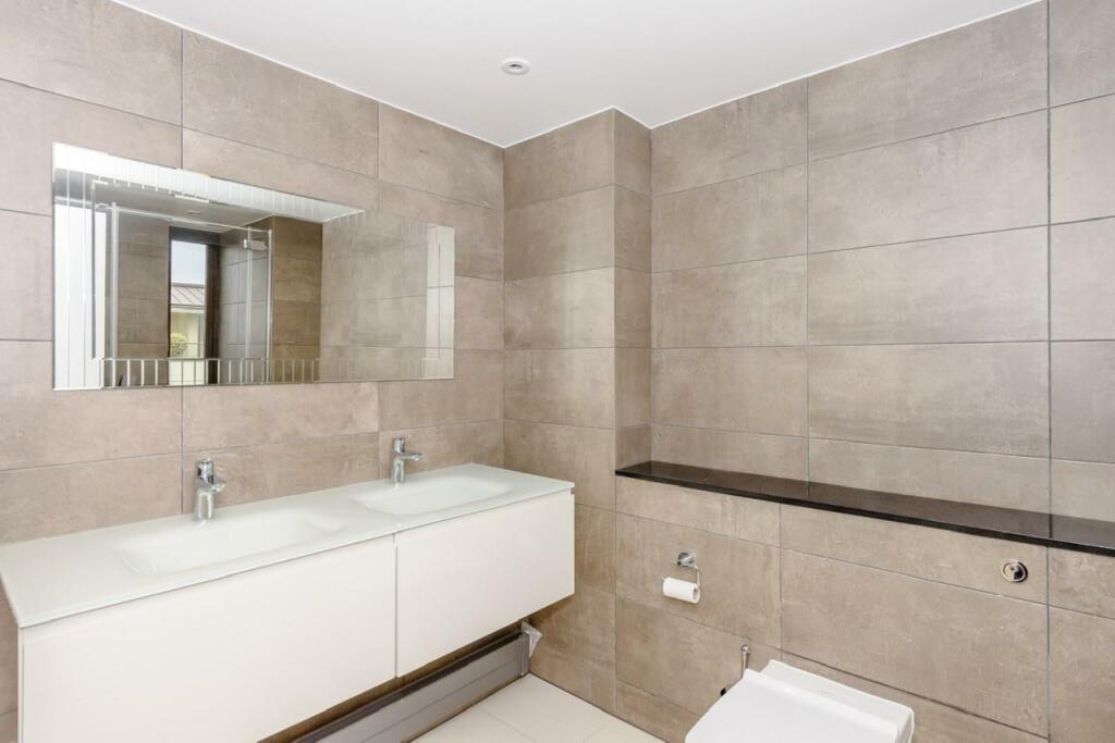 En Suite.jpg