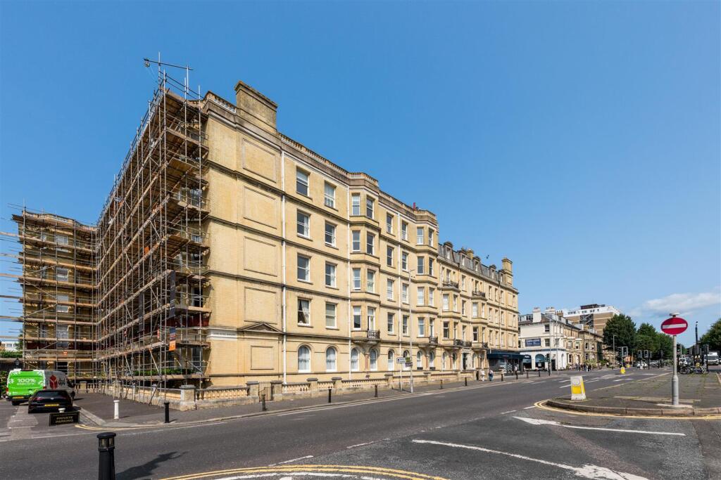 Flat 10, Grand Avenue Mansions-25.jpg