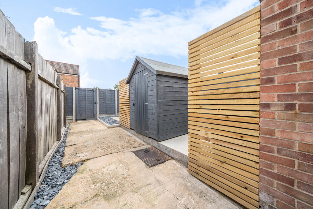 1331077-4-6883a92...