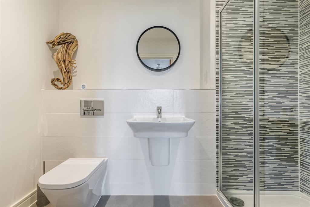 A13 - 24 Cotton Road Dartmouth - 231103.jpg