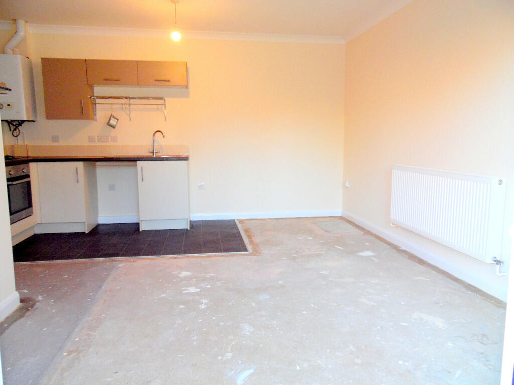 LOUNGE/KITCHEN