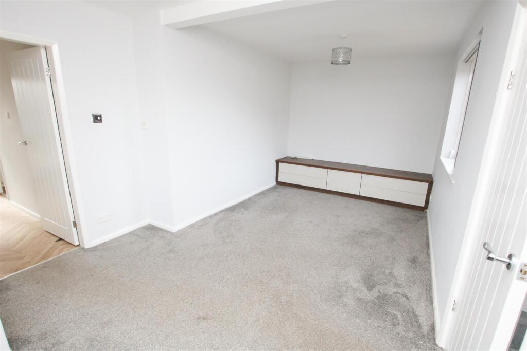 OPEN PLAN LIVING ROOM