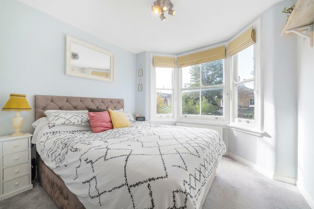 Bedroom 1.jpg