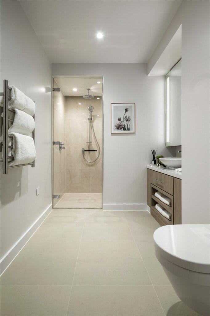 Show Flat Ensuite