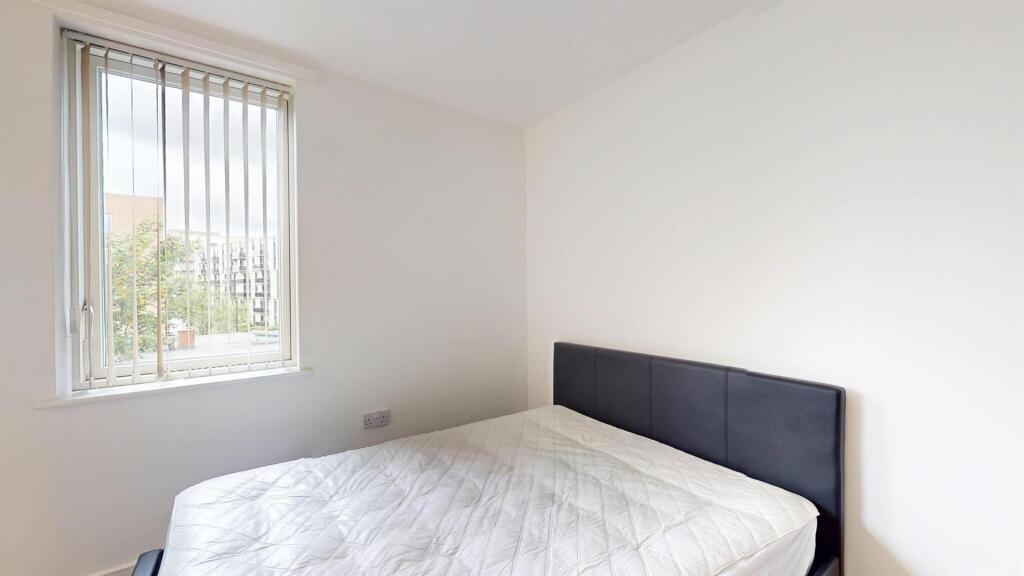 3 Bedrooms Property to rent in E14 - Barrain Londo